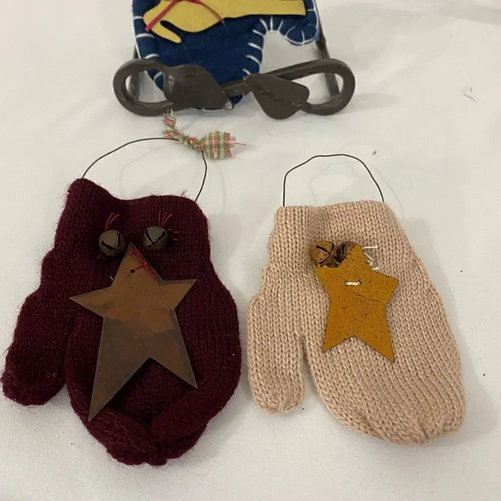 NWT Christmas Mitten Ornaments